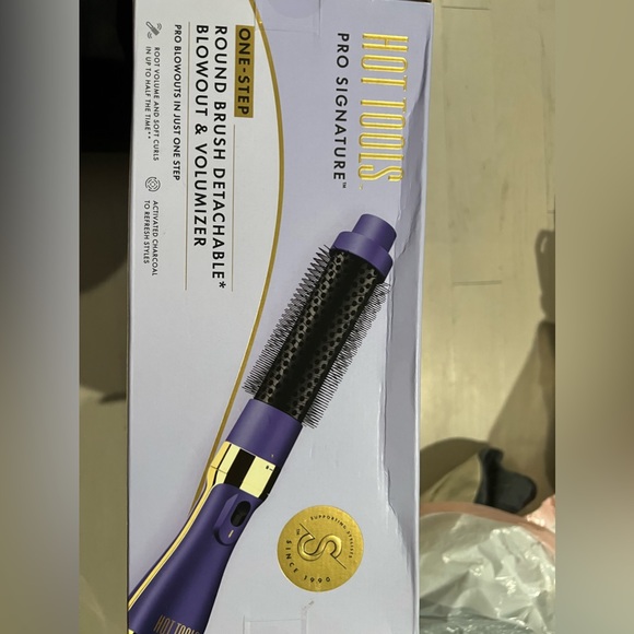 Hot Tools Pro signature blowout with brush - Picture 1 of 1